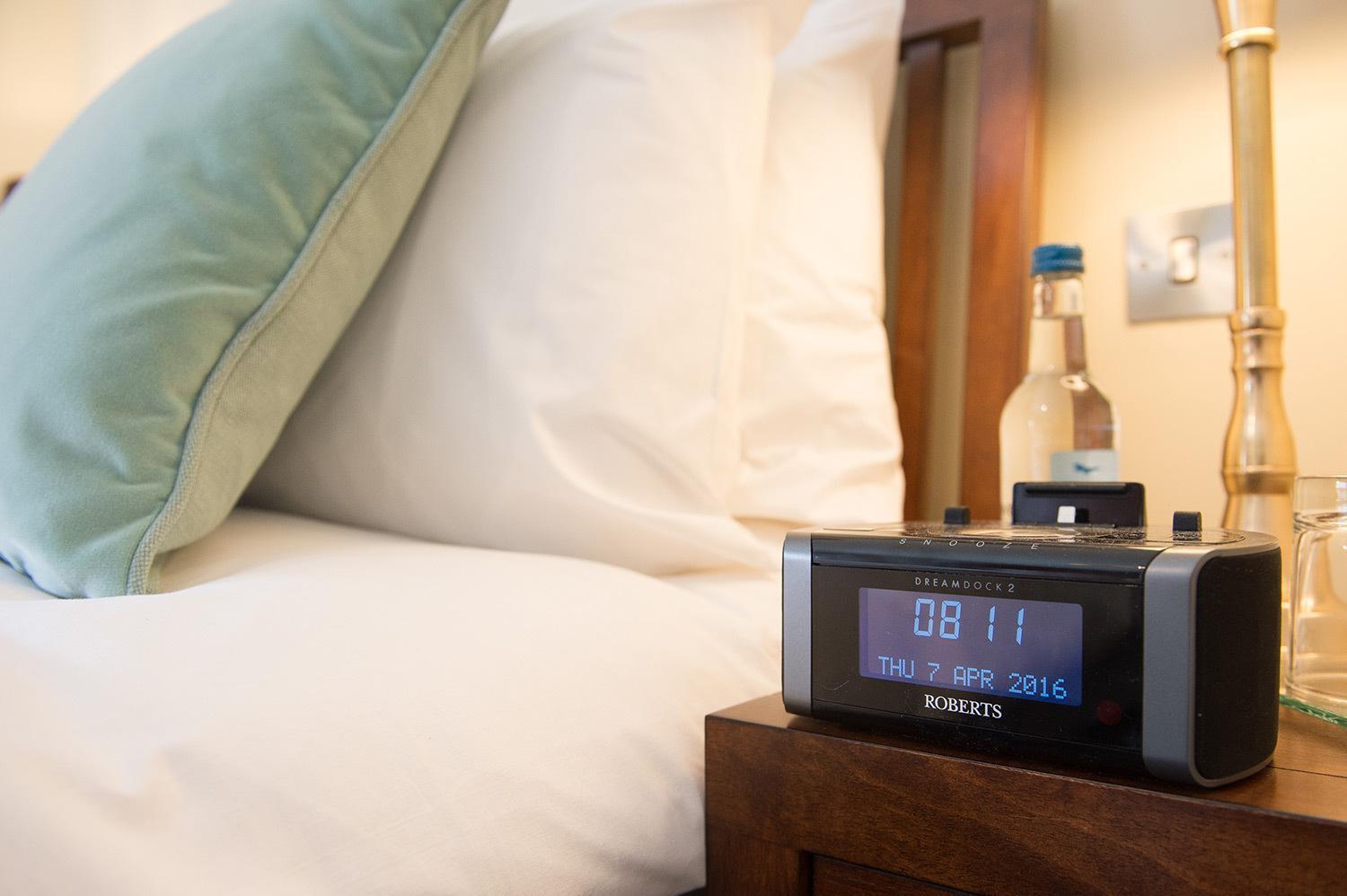 Bed and Breakfast Darwin'S Townhouse Shrewsbury Habitación foto Roberts iRadio 2